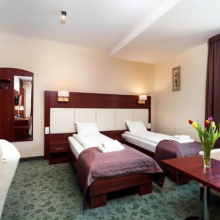 Hotel Mlyn Люблин Экстерьер фото