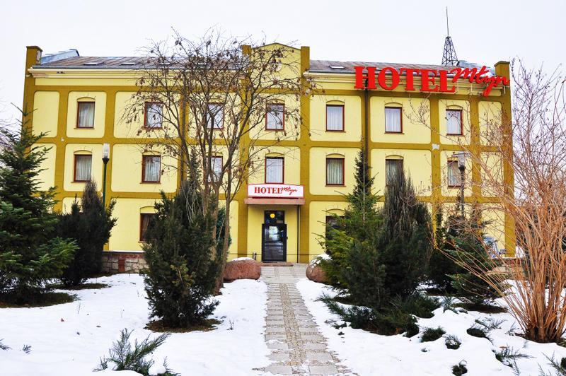 Hotel Mlyn Люблин Экстерьер фото