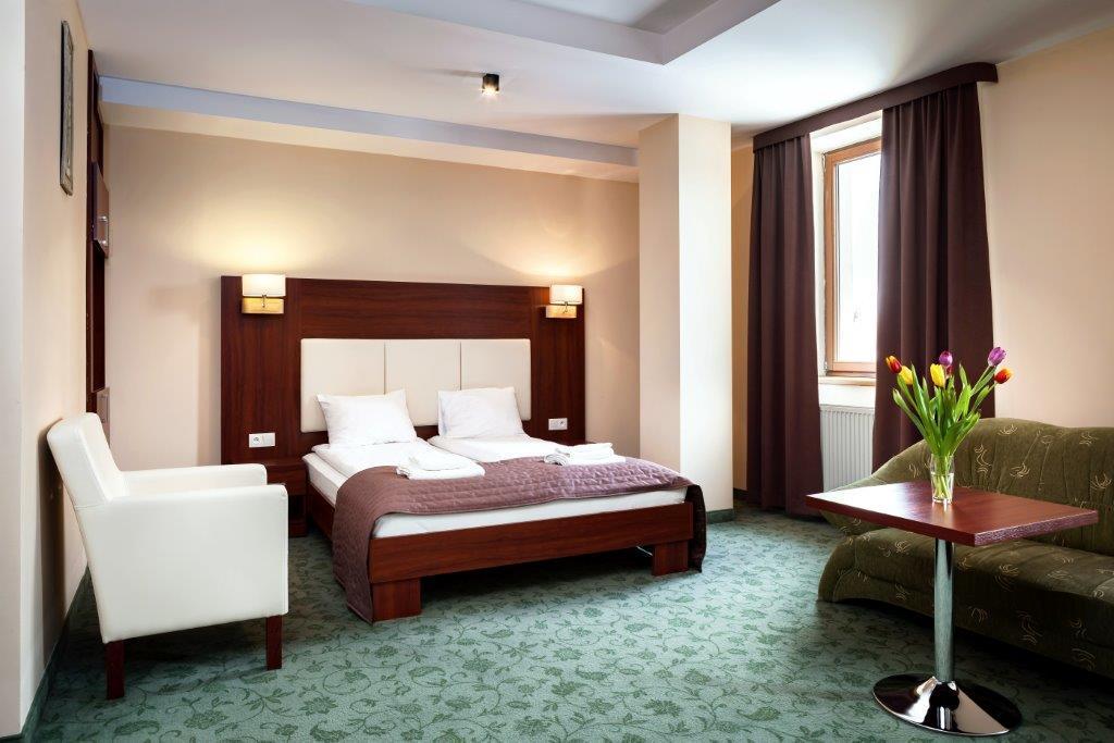 Hotel Mlyn Люблин Экстерьер фото
